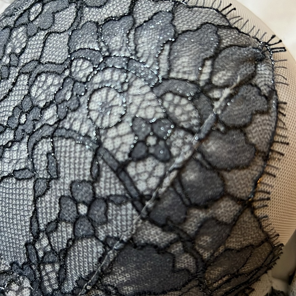 VS Bra - Picture 2 of 4